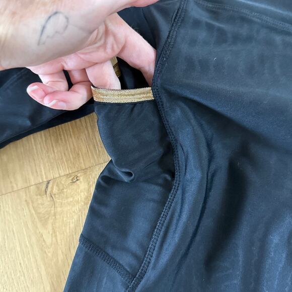 Alala Sports Bra & Leggings Set Aprhrodite Size S Black Gold - Picture 2 of 7